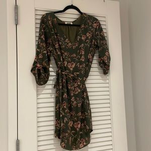 Small green dress with pink flowers - flattering fit!